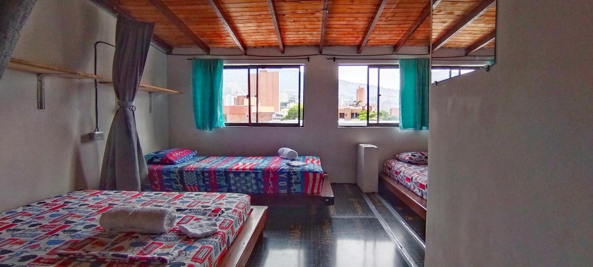 מדיין Hostel Metro Floresta Alojamiento מראה חיצוני תמונה